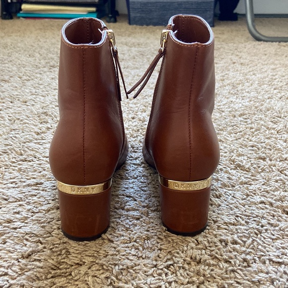 DKNY brown booties with gold detail - Picture 4 of 8